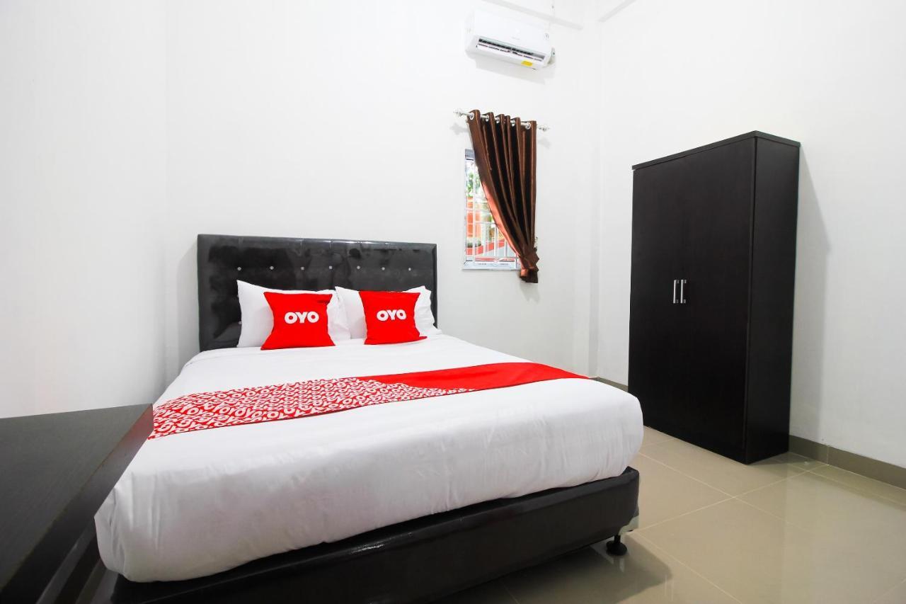 Oyo 1653 Fajar Residence Pekanbaru Exterior foto