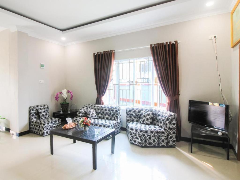 Oyo 1653 Fajar Residence Pekanbaru Exterior foto