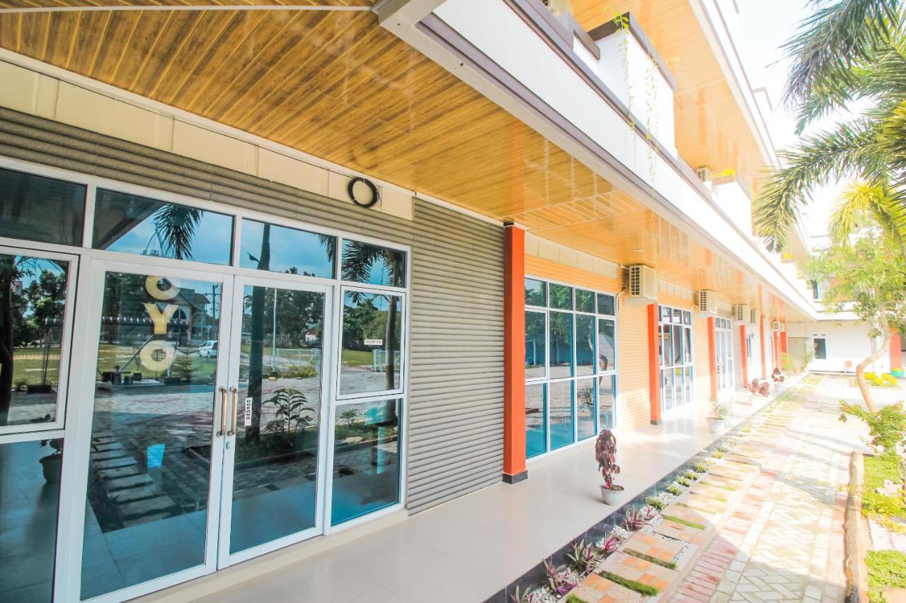 Oyo 1653 Fajar Residence Pekanbaru Exterior foto